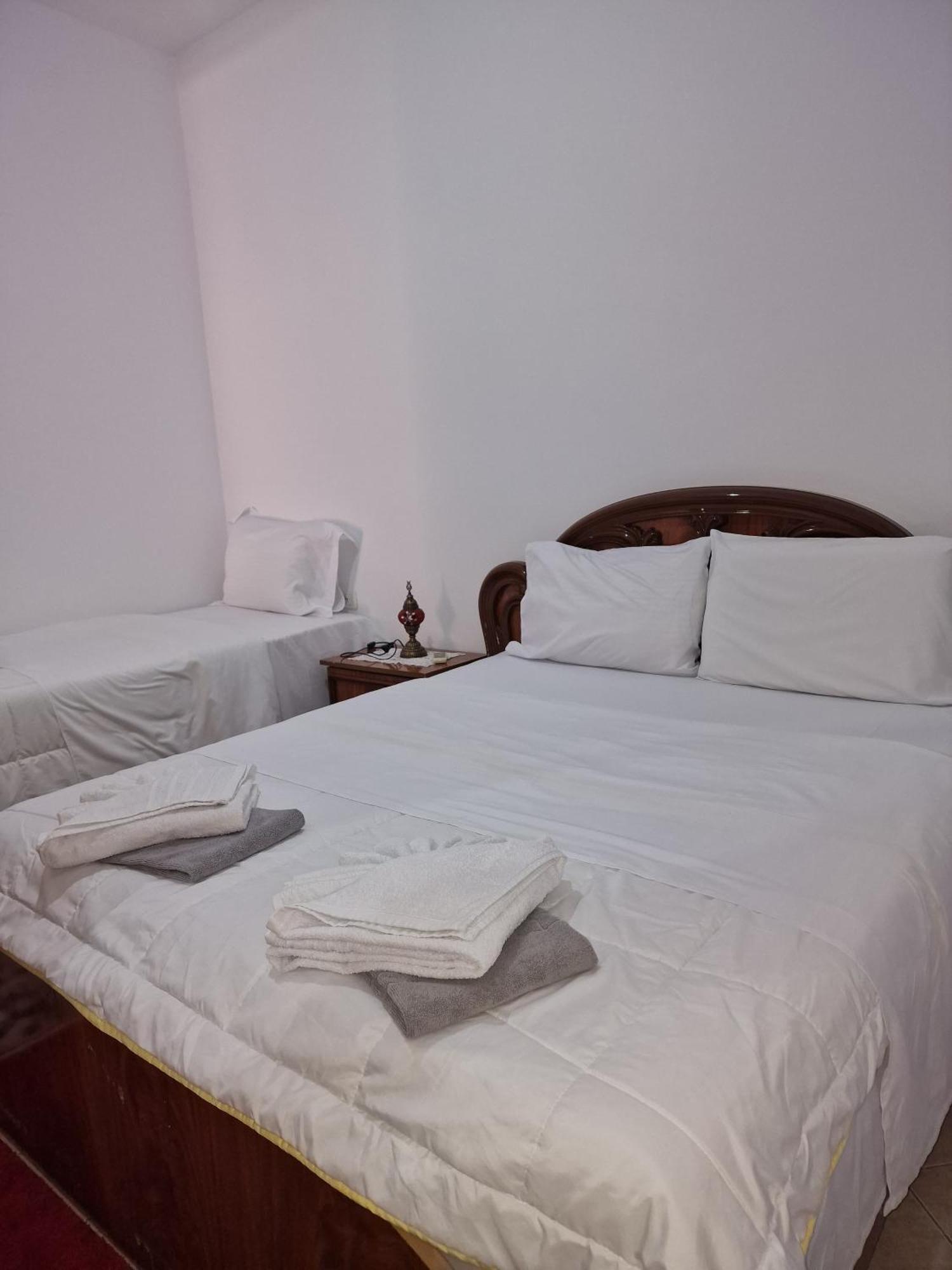 Apartment Antigona Gjirokaster Bagian luar foto