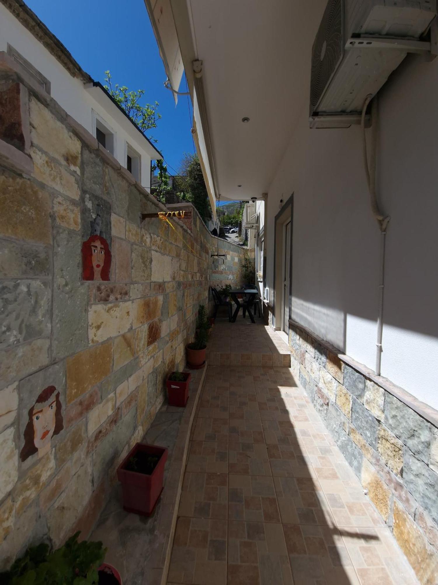 Apartment Antigona Gjirokaster Bagian luar foto