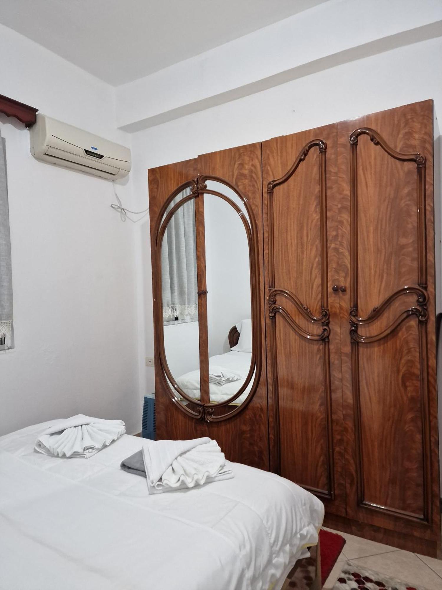 Apartment Antigona Gjirokaster Bagian luar foto