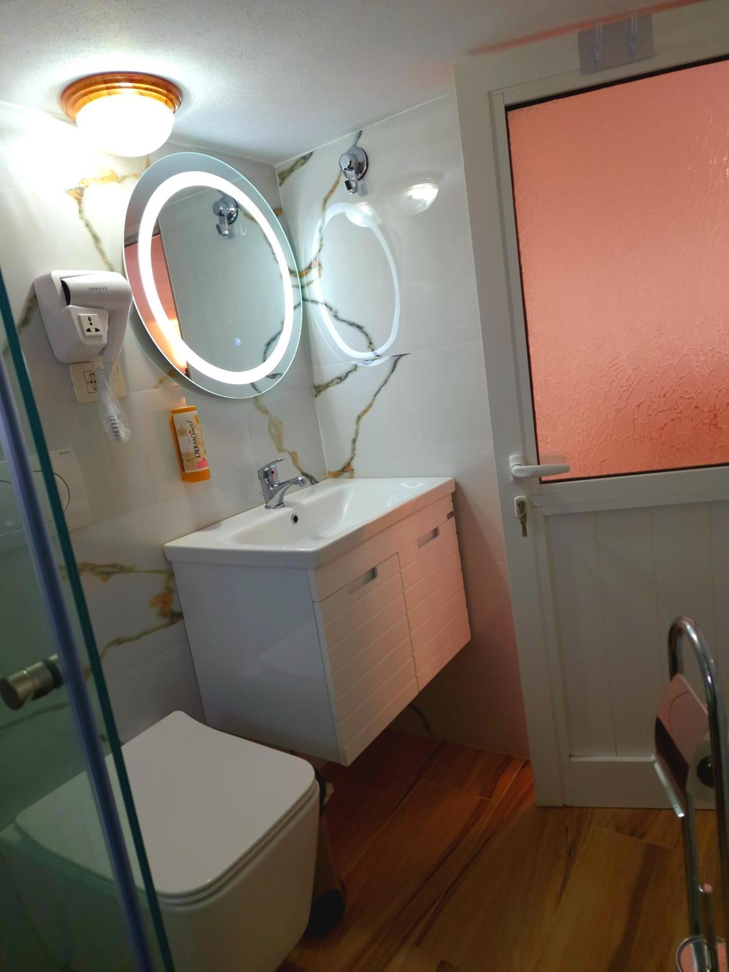 Apartment Antigona Gjirokaster Bagian luar foto