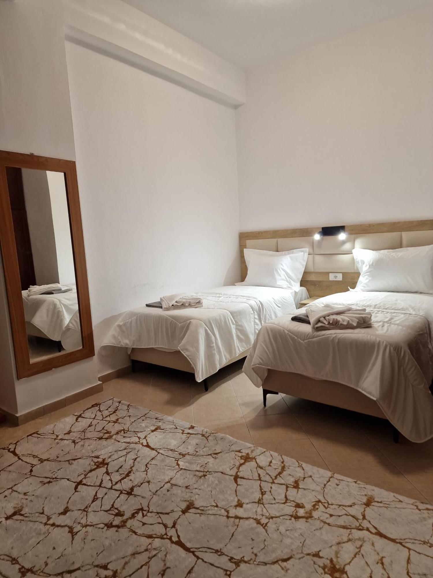 Apartment Antigona Gjirokaster Bagian luar foto