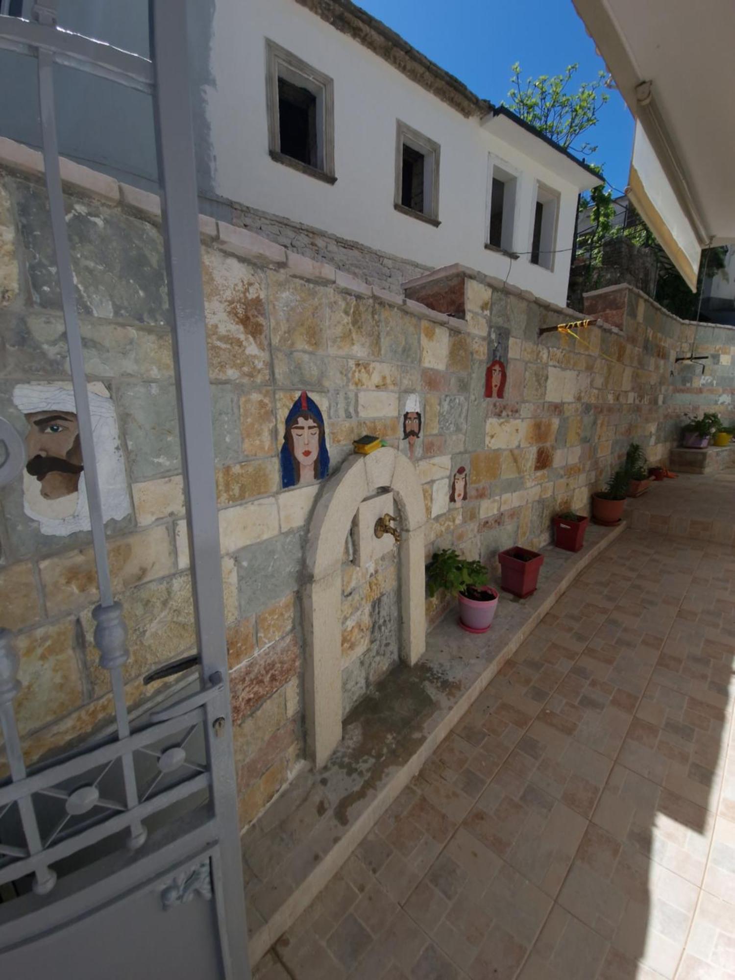 Apartment Antigona Gjirokaster Bagian luar foto