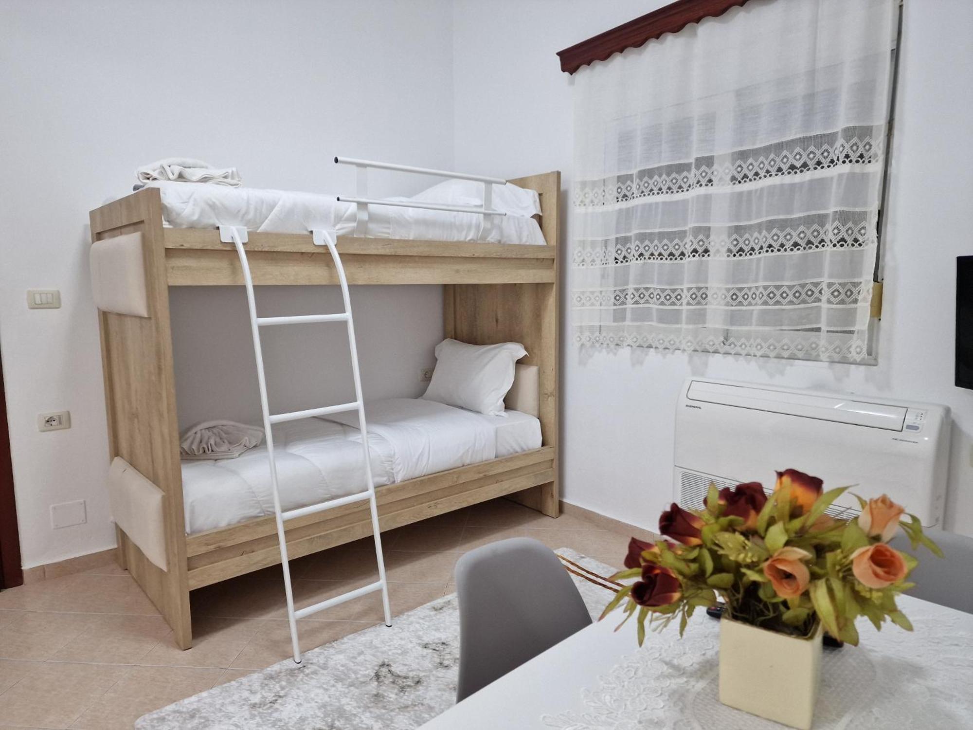 Apartment Antigona Gjirokaster Bagian luar foto