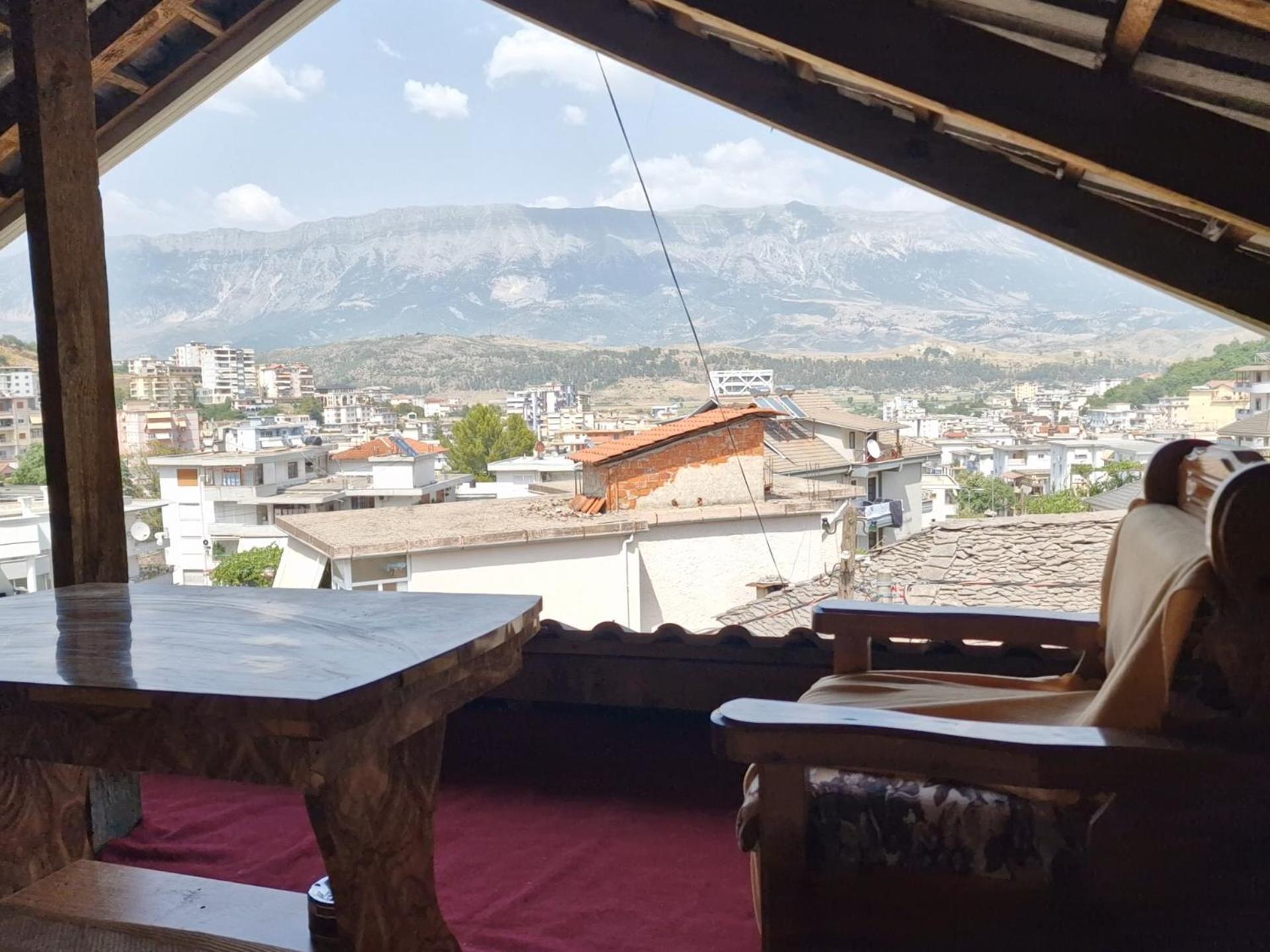 Apartment Antigona Gjirokaster Bagian luar foto