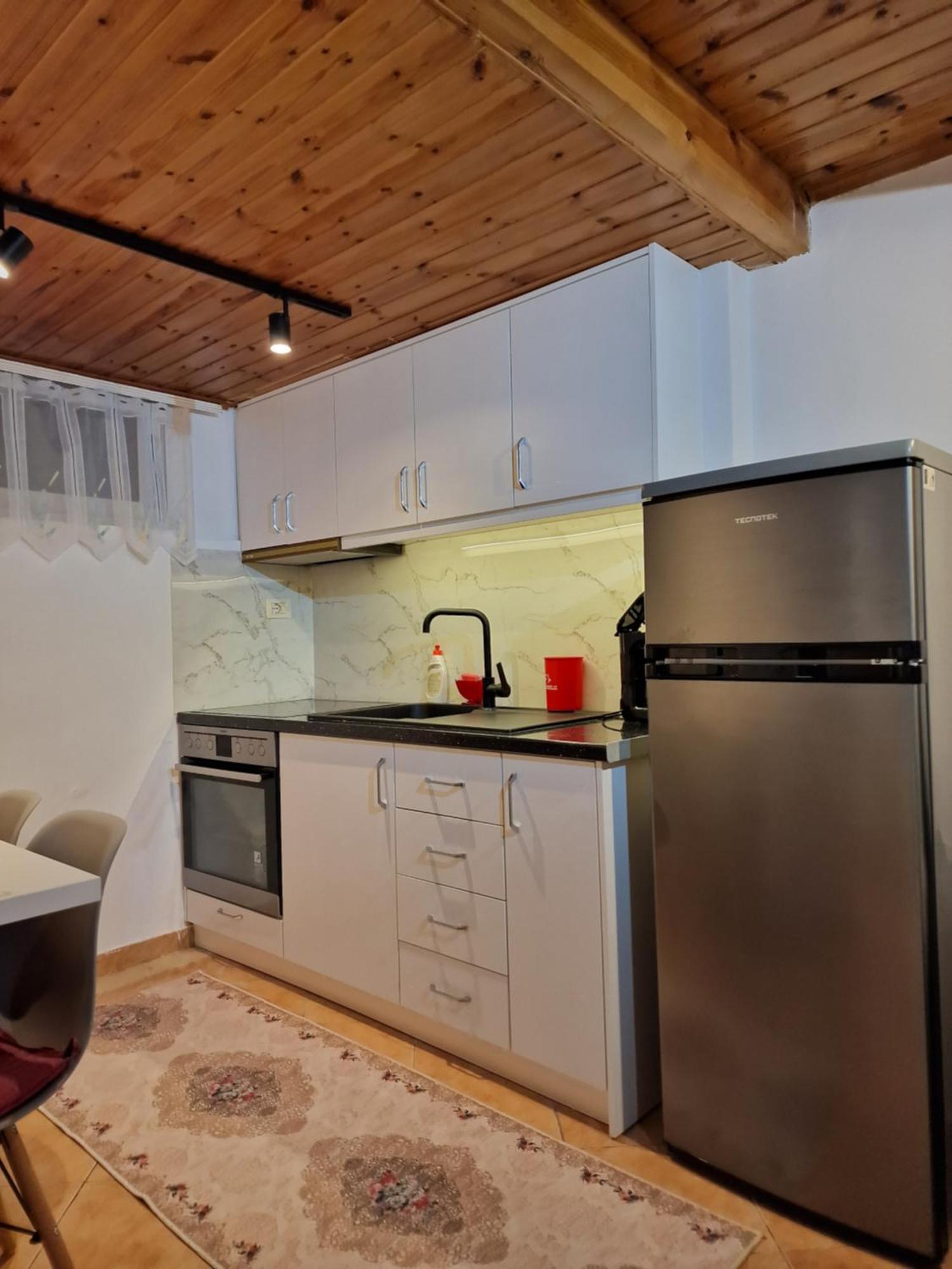 Apartment Antigona Gjirokaster Bagian luar foto